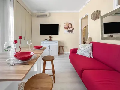 Télévision ou salle de divertissement dans l'établissement Studio Cap d Antibes Balcon vue mer