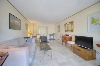 Télévision ou salle de divertissement dans l'établissement REF 1514 - Apartment with unobstructed view to rent