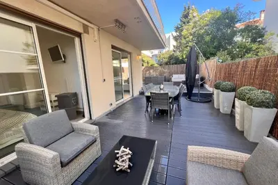 Coin salon dans l'établissement REF 1921 - Cannes - Apartment for rent