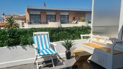 Balcon ou terrasse dans l'établissement Appartement 2P Terrasse Cannes Croisette Beach 100 meters