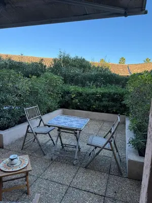 Balcon ou terrasse dans l'établissement Studio with terrace in the center with AC