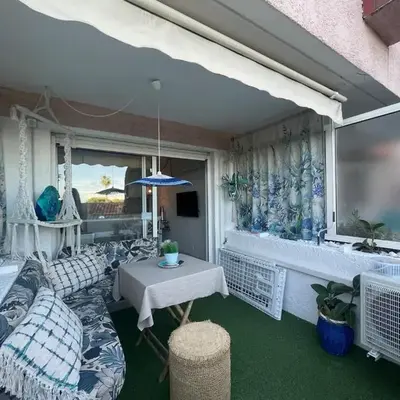 Studio with port view terrace with AC