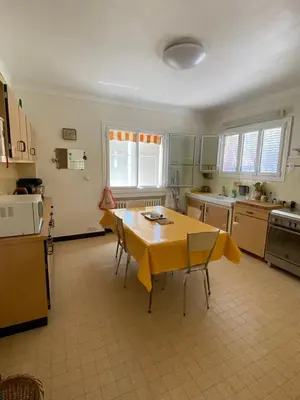Cuisine ou kitchenette dans l'établissement Appartement dans Villa à Antibes avec Vue Mer