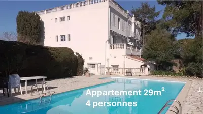 Piscine de l'établissement Au Cœur du Cap d'Antibes pour 4 personnes ou située à proximité