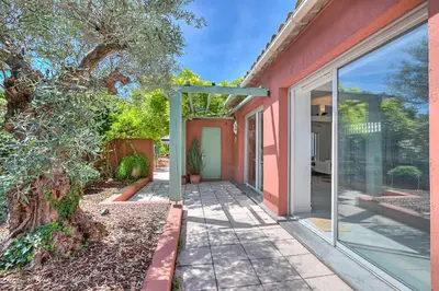 Jardin de l'établissement Antibes Loft Retreat - Happy Rentals