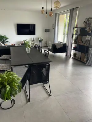 Télévision ou salle de divertissement dans l'établissement Apparemment luxueux