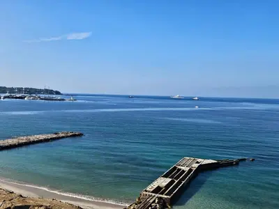 Plan de l'établissement Juan les Pins Front de Mer 2P parking Colombier