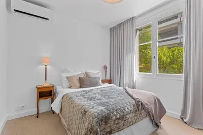 Un ou plusieurs lits dans un hébergement de l'établissement REF 2177- Exceptional Villa in the Heart of Cannes 5mins from La Croisette