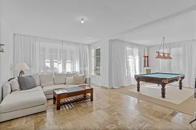 Coin salon dans l'établissement REF 2177- Exceptional Villa in the Heart of Cannes 5mins from La Croisette