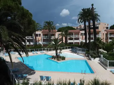 Piscine de l'établissement APP RDC GRANDE TERRASSE 43 m2 air-conditioned apartment MAX 6 PEOPLE ou située à proximité
