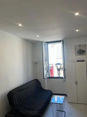 Coin salon dans l'établissement Azurian stay