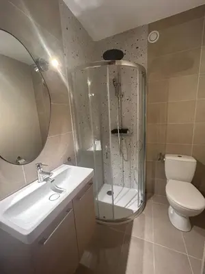 Salle de bains dans l'établissement Studio rénové à 100 mètres de la plage