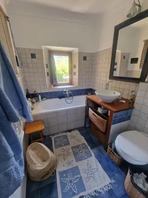 Salle de bains dans l'établissement Un petit coin de tranquile près de la mer