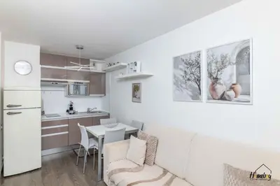 Cuisine ou kitchenette dans l'établissement Azur Élégance, piscine & plages