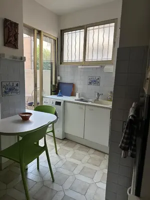 Cuisine ou kitchenette dans l'établissement T3 Cannes Banane