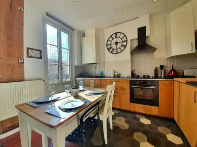 Cuisine ou kitchenette dans l'établissement L'Amiral Barnaud - Appt proche de la plage
