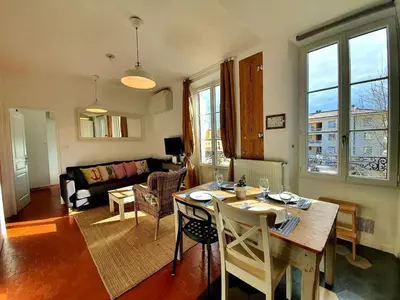 Coin salon dans l'établissement L'Amiral Barnaud - Appt proche de la plage