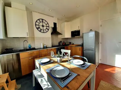 Cuisine ou kitchenette dans l'établissement L'Amiral Barnaud - Appt proche de la plage