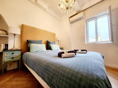 Un ou plusieurs lits dans un hébergement de l'établissement La Tour Antiboise - dans le vieil Antibes