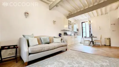 Coin salon dans l'établissement La Tour Antiboise - dans le vieil Antibes