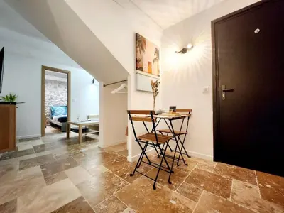 Coin salon dans l'établissement Le Bardos Provençal - T2 Proche de la Plage