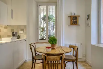 Cuisine ou kitchenette dans l'établissement L'Orme Antibois - En plein cœur du vieil Antibes