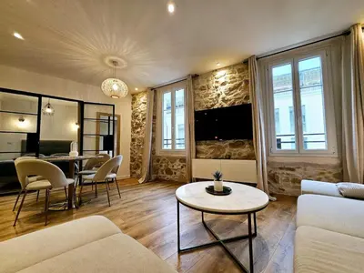 Télévision ou salle de divertissement dans l'établissement Le Championnet - Proche du Port