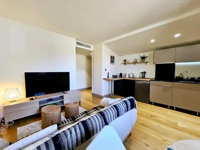 Télévision ou salle de divertissement dans l'établissement L'Aubernon Authentique - Deux pas de la Plage