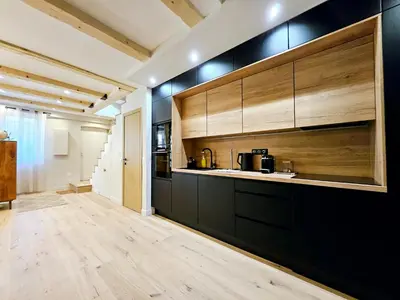 Cuisine ou kitchenette dans l'établissement Le Dotec Méditerranéen - Triplex dans le Vieil Antibes
