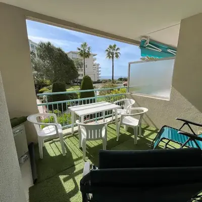 F2 Vue mer - Piscine - Climatisation - Parking