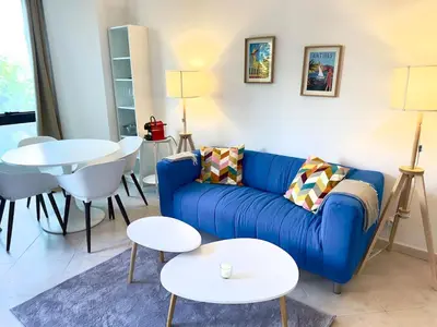 Coin salon dans l'établissement Spacious new studio and terrace