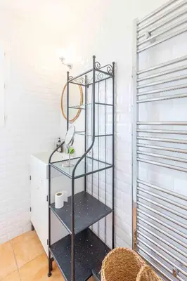 Un ou plusieurs lits dans un hébergement de l'établissement Exceptional 1-Bedroom Apartment 300m from Garoupe Beach Cap d’Antibes