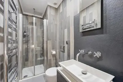 Salle de bains dans l'établissement Le Vauban Antibois - Studio avec jolie balcon