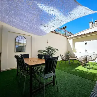 Le Thuret Fleuri - T3 avec Terrasse