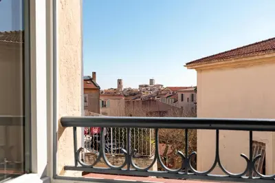 Balcon ou terrasse dans l'établissement Le Musti - A l'entrée du Viel Antibes