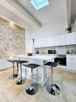 Cuisine ou kitchenette dans l'établissement Les Casemates Antiboises - Jolie T3 proche port