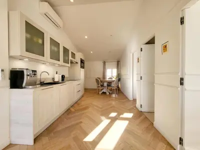 Cuisine ou kitchenette dans l'établissement Le Petit Four 2nd - T3 Climatisé