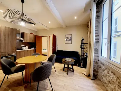 Coin salon dans l'établissement Le Sade 1er et Le Sade 2nd - 2 Appartements au coeur d'Antibes