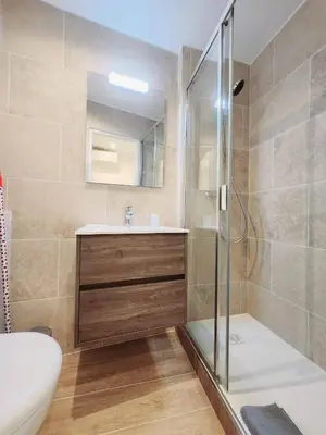 Salle de bains dans l'établissement Les Haciendas - 5 logements dans le Viel Antibes