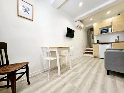 Cuisine ou kitchenette dans l'établissement Les Haciendas - 5 logements dans le Viel Antibes