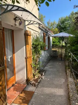 Jardin de l'établissement La Cigalière - Appartement Rez-de-Jardin