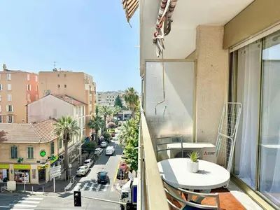 Balcon ou terrasse dans l'établissement 50 from the beaches Pretty studio in the center of Juan les Pins