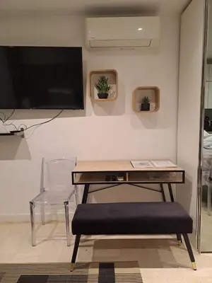 Télévision ou salle de divertissement dans l'établissement Studio lumineux avec parking - Gare & Palais à pied