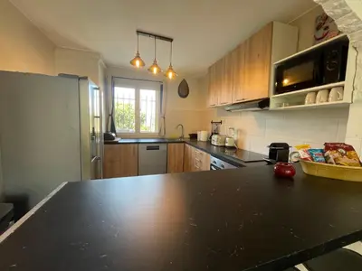 Cuisine ou kitchenette dans l'établissement 4 pièces entre antibes et juan les pins
