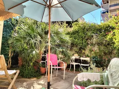Jardin de l'établissement Near Croisette atypic studio garden pool