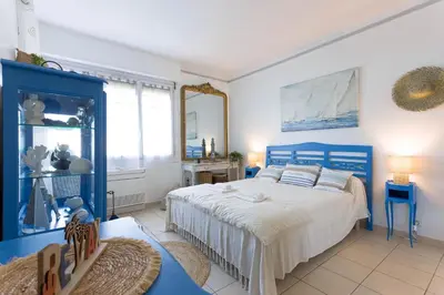 Un ou plusieurs lits dans un hébergement de l'établissement Villa Les Chênes Verts by Halldis