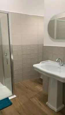 Salle de bains dans l'établissement Charme & Authenticité 3P Vielle Ville Antibes