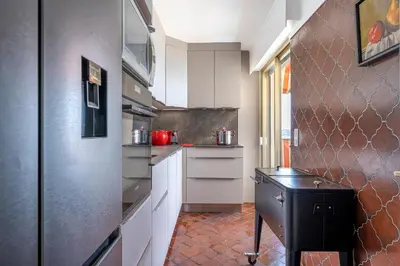 Cuisine ou kitchenette dans l'établissement Exceptional Sea View Apartment - Brand new