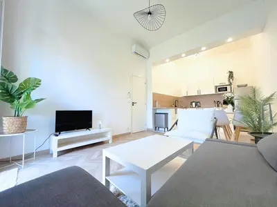 Télévision ou salle de divertissement dans l'établissement Cannes Banane