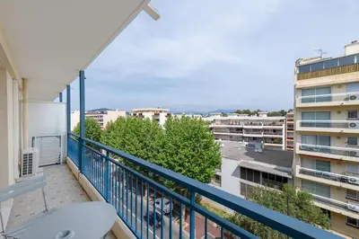Balcon ou terrasse dans l'établissement 4 persons - center - clim - 2 mins of beach - JUAN LES PINS - beach and sun